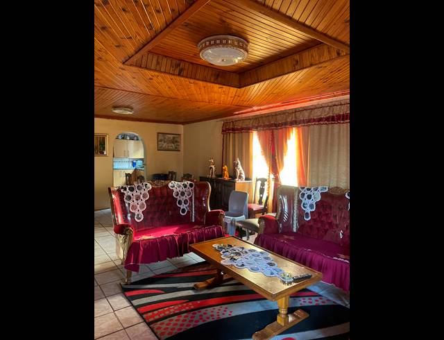 4 BEDROOM HOUSE FOR SALE IN KWAZAKHELE